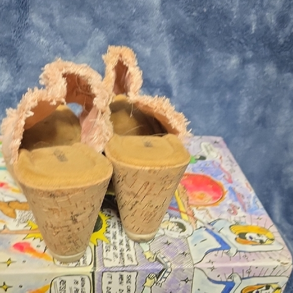 Minnetonka Women's Pink Frayed Mules - Picture 3 of 5